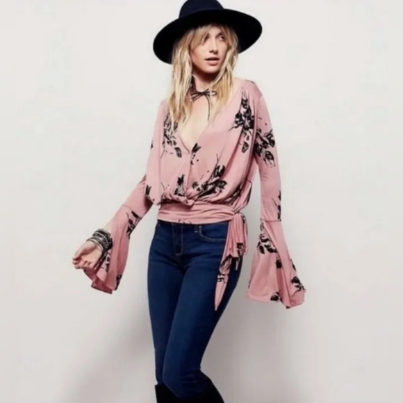 Free People Fiona Wrap Bell Sleeve Top Size XS in Pink - Picture 1 of 12